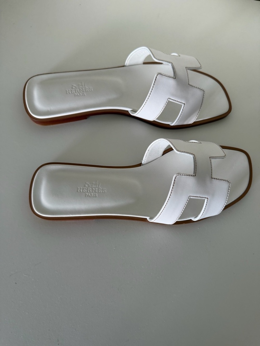 NIB Hermes Oran White Sandals Size 37.5 - Picture 2 of 5